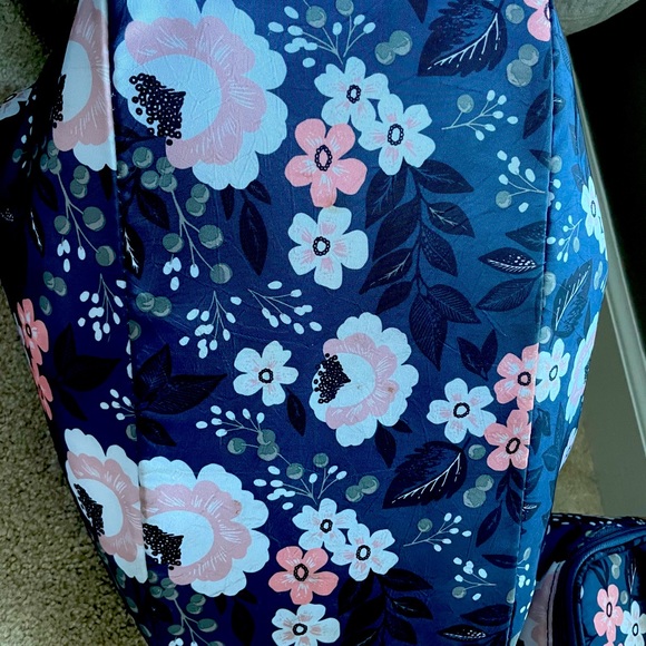 Sarah Wells “Lizzy” pumping bag and cooler SOLD - Picture 3 of 3